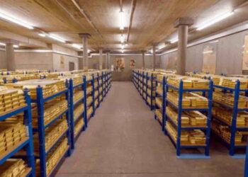 Bank of England Sees Unprecedented Demand for Gold Withdrawals - Bank Of England/Shutterstock via CNN