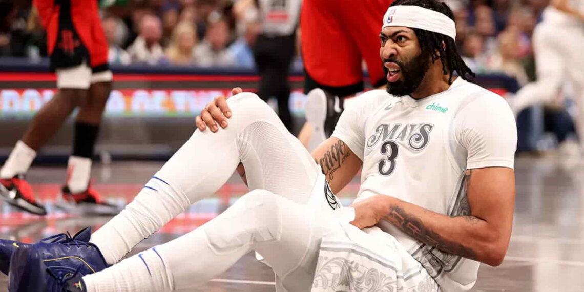 Anthony Davis Exits Early, But Mavericks Hold Off Rockets - Tim Heitman/Getty Images