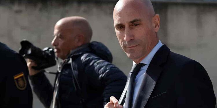 Former Spanish Soccer Head Rubiales Fined Over Unwanted World Cup Kiss - Violeta Santos Moura/Reuters File Photo