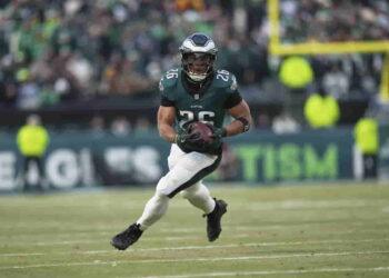 The Power of Free Agency: NFL Stars Who Changed Teams and Won It All - Matt Slocum/AP Photo