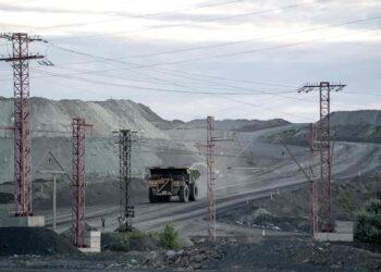 Ukraine’s Resources at Stake as Trump Ties Aid to Minerals - Evgeniy Maloletka/Bloomberg/Getty Images