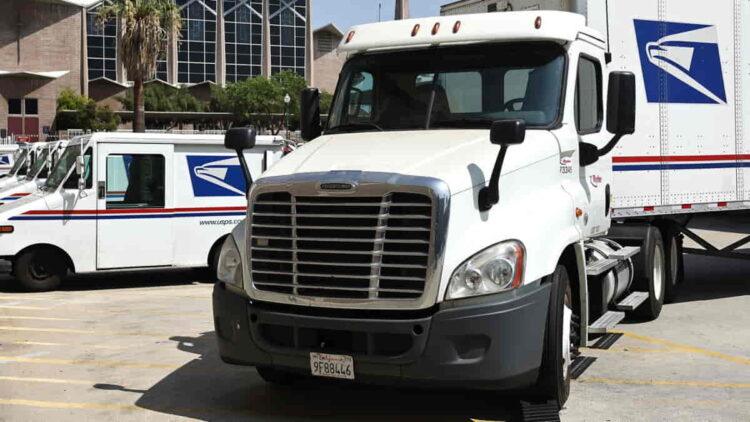 USPS Briefly Suspends, Then Restores Parcel Deliveries from China - Mario Tama/Getty Images