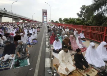 Ramadan Traditions Around the World - Binsar bakkara/AP Photo