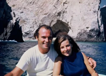 Waves of Fate: The Librarian Who Followed Love Across the Ocean - Courtesy Beverly Parsons via CNN