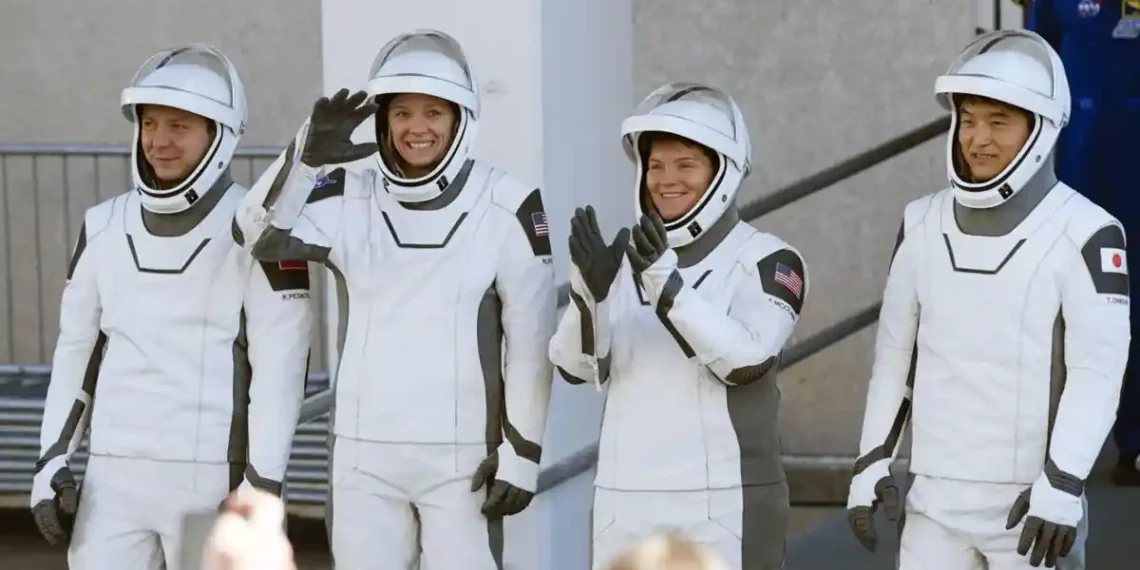 NASA Crew’s Return Delayed as SpaceX Postpones ISS Mission - John Raoux/AP Photo