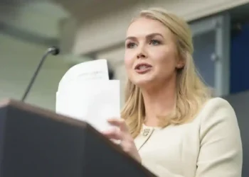 Did the U.S. Ignore a Judge’s Order? Deportation Controversy Explained - Mark Schiefelbein/AP Photo