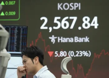 Global Shares Advance as China Intervenes in Economy - Ahn Young-joon/AP Photo