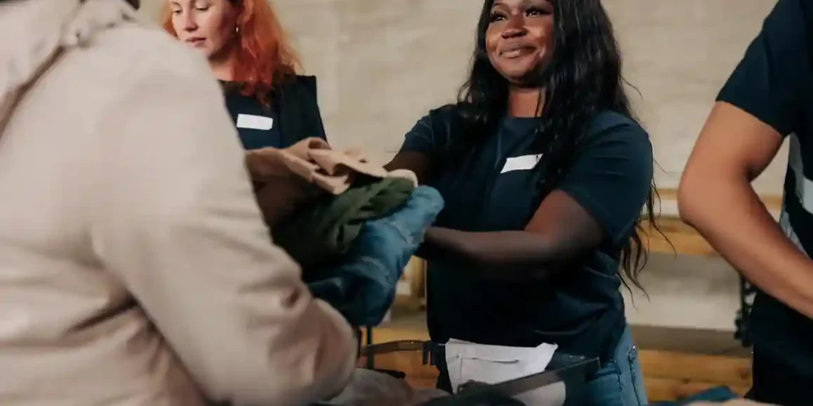 Study Reveals How Small Acts of Kindness Boost Happiness - Maskot/Digital Vision/Getty Images