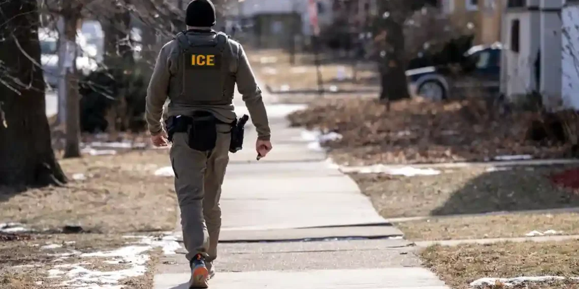 Hundreds Deported as Trump Bypasses Court Order - Christopher Dilts/Bloomberg/Getty Images/FILE