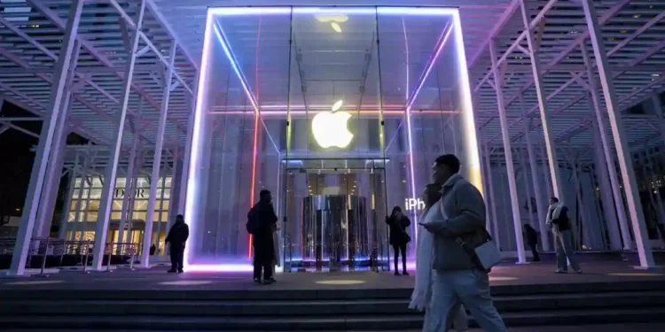 Can Apple Catch Up? AI Rivals Gain Ground as Siri Faces Delays - Craig T Fruchtman/Getty Images