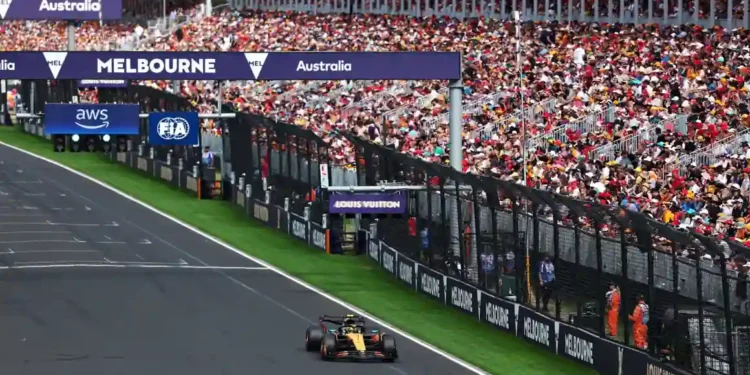 Hamilton Finishes Eighth in Ferrari Debut as McLaren Leads Australian GP Grid - Clive Rose/Getty Images