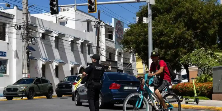 Power Outage Paralyzes Puerto Rico Ahead of Holiday Weekend - Carlos Berríos Polanco/Sipa USA/AP