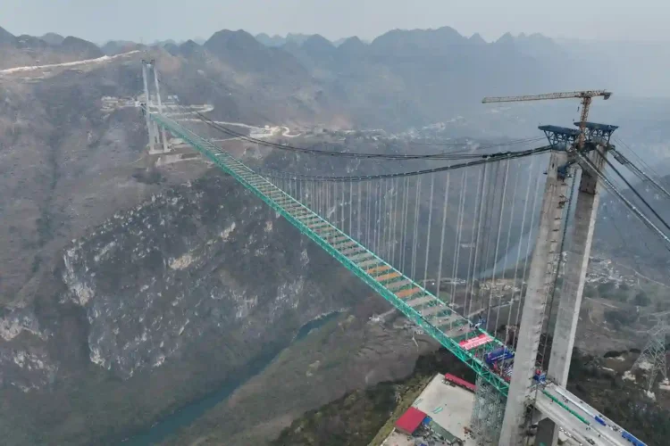 The World’s Smallest Park and Other Record-Breaking Feats - Qu Honglun/China News Service/Getty Images