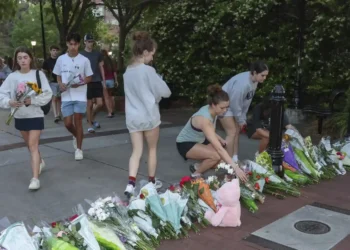FSU Students Honor Victims and Begin Healing After Campus Tragedy - Gary McCullough/AP Photo