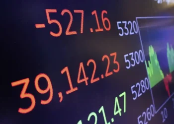 Oil Stocks Surge as Global Markets React to Trade War Risks - Richard Drew/AP Photo