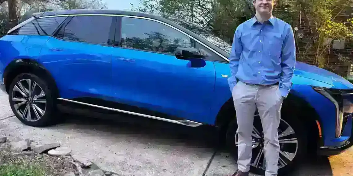 From Laptops to Cars: Americans Act Fast Before Tariffs Take Effect - Mai Curtis/AP Photo