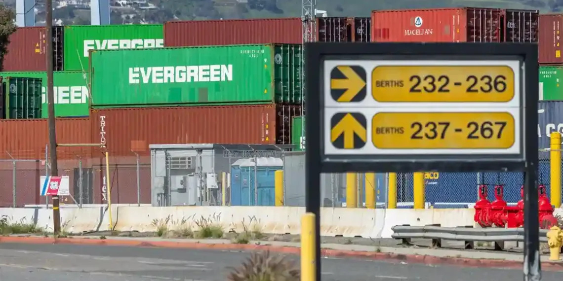 US Economy Slows Amid Trump’s Tariff Strategy - Myung J. Chun/Los Angeles Times/Getty Images