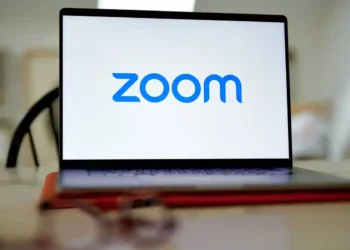 Zoom Crashes Midday, Sparks Celebration and Confusion Online - Gabby Jones/Bloomberg/Getty Images via CNN