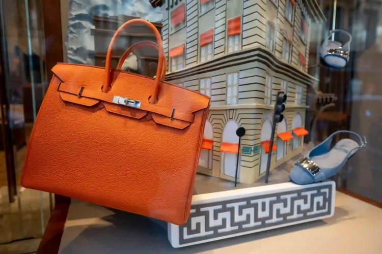 Hermès Surpasses LVMH After Weak Sales Report - Benjamin Girette/Bloomberg/Getty Images via CNN