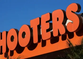 What Hooters’ Bankruptcy Means for Its Restaurants and Customers - Kevin Carter/Getty Images/File via CNN