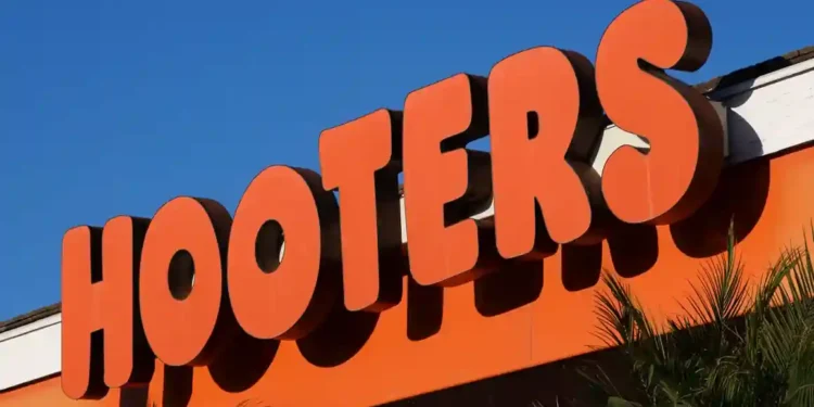 What Hooters’ Bankruptcy Means for Its Restaurants and Customers - Kevin Carter/Getty Images/File via CNN