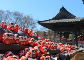 The Hidden Meaning of Daruma Dolls: A Symbol of Ambition - Rebecca Cairns/CNN