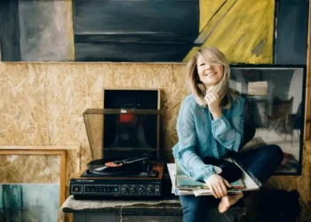 Vinyl vs. Digital: Why I Choose Records Every Time - Unsplash Photo