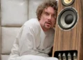 25 Songs That Expose Bad Room Acoustics - image credit to Headphonesty