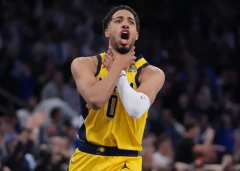 Tyrese Haliburton’s Buzzer Drama Lifts Pacers Past Knicks - Frank Franklin II/AP