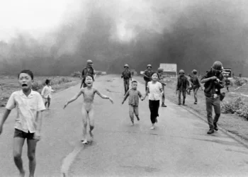 Napalm Girl Image Sparks Heated Debate Over Photographer - Nick Ut/AP