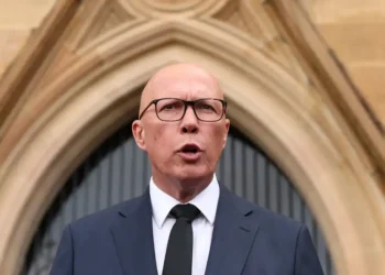 Peter Dutton's Struggle: Can He Shake Off the Trump Label? - Hollie Adams/Reuters