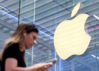 Could AI Search Replace Google on Safari? Apple Explores the Future - Kylie Cooper/Reuters