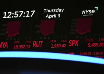 Market Downturn: How to Navigate Volatility Without Selling Off Your Stocks - AP Photo/Seth Wenig