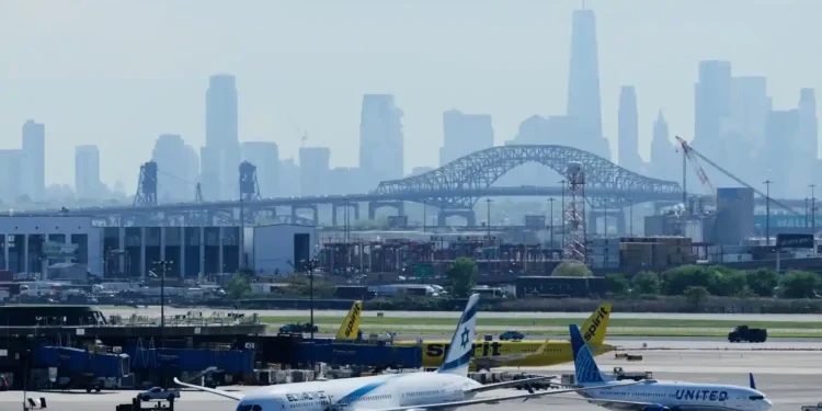 FAA Holds Back Newark Flight Schedule Over Safety Concerns - AP Photo/ Seith Wenig, File