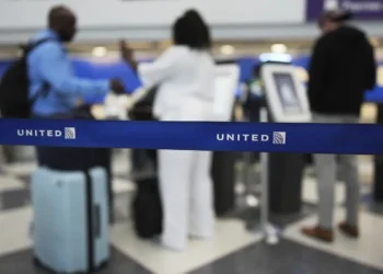 United Changes Check-In Policy for Domestic Flights: See What’s Different - AP Photo/Nam Y. Huh