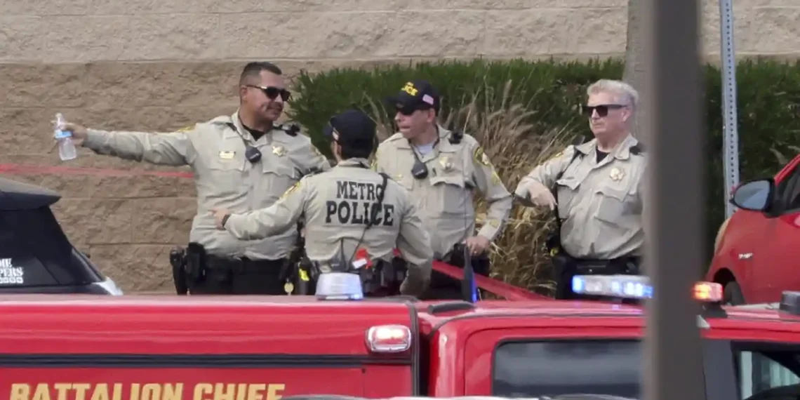 Las Vegas Police: Suspect Killed After Shooting Inside Gym - Steve Marcus/Las vegas Sun via AP