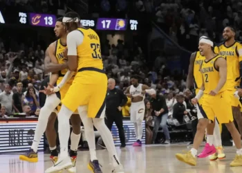 Pacers Rally Late to Defeat Cavs, Haliburton Sinks Game-Winner - AP Photo/ Sue Ogrocki