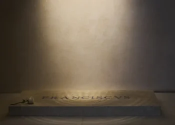 Bernat Armangué’s Stunning Tribute to Pope Francis - AP Photo/Bernat Armangue