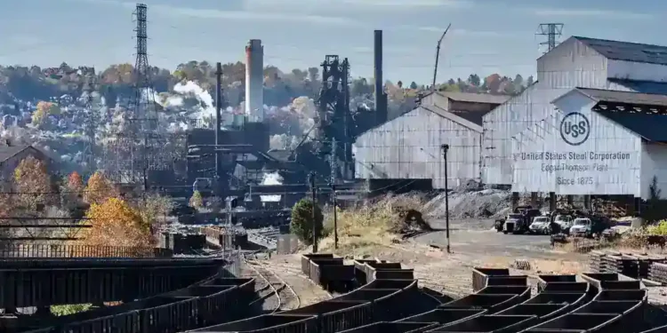 Trump to Visit Steel Plant After Announcing Major Steel Deal - Branden Eastwood/AFP/Getty Images