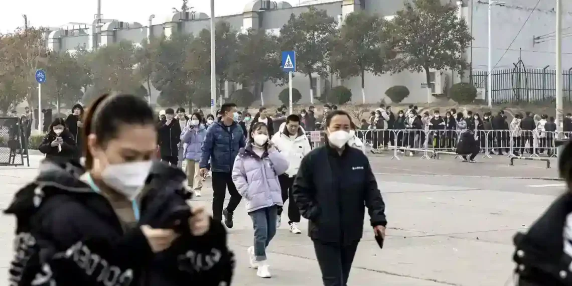 Apple’s iPhone Production Plan in India Draws Trump’s Tariff Threat - Qilai Shen/Bloomberg/Getty Images