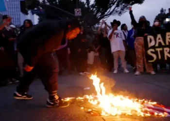 Protesters Burn American Flags in L.A.; Trump Orders National Guard - Oliya Scootercaster/FreedomNewsTV