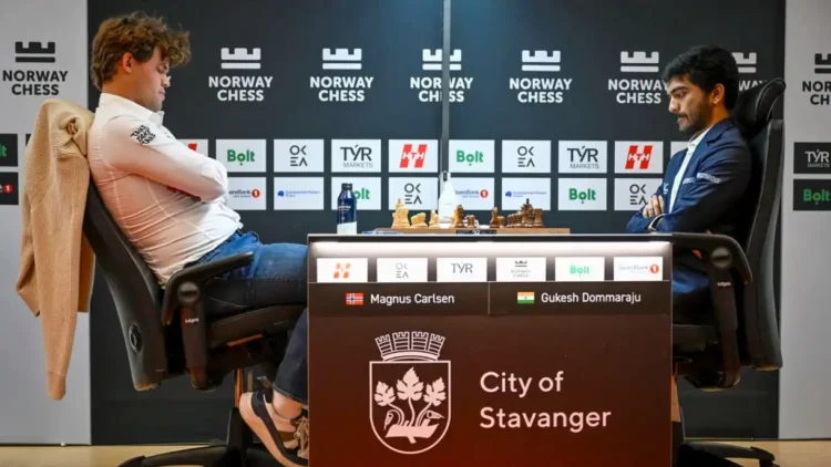 Tension in Stavanger: Carlsen Reacts After Defeat by Gukesh - Carina Johansen/NTB/AP