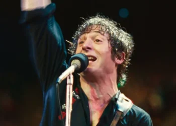 'Deliver Me From Nowhere': Jeremy Allen White Brings Bruce Springsteen to the Big Screen - Disney