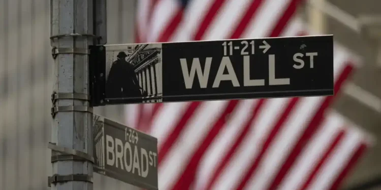 Powell’s Wait-and-See Approach Lifts Global Stocks - AP Photo/Yuki Iwamura