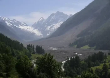 Climate Wake-Up Call: What Switzerland’s Glaciers Are Telling Us - AP Photo/Matthias Schrader