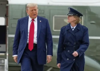 Trump Directs ICE: Expand Deportations in Blue Strongholds - AP Photo/Mark Schiefelbein