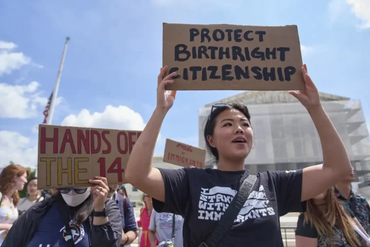 The Truth About Birthright Citizenship and Trump’s Executive Order - AP Photo/Jacquelyn Martin