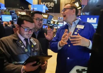 U.S. Stocks Slide Slightly as Oil Prices and Global Risks Rise - AP Photo/Richard Drew