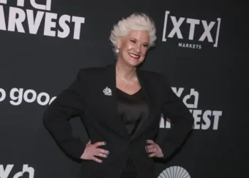 TV Chef Anne Burrell, Known for Teaching Kitchen Newbies, Dies at 55 - Andy Kropa/Invasion/AP, File