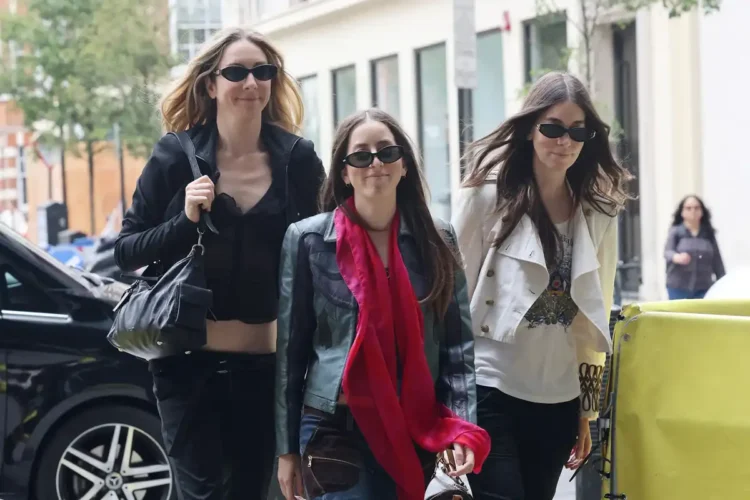 Three Sisters, One Trend: How Haim Styled Skinny Jeans - Neil Mockford/GC Images/Getty Images